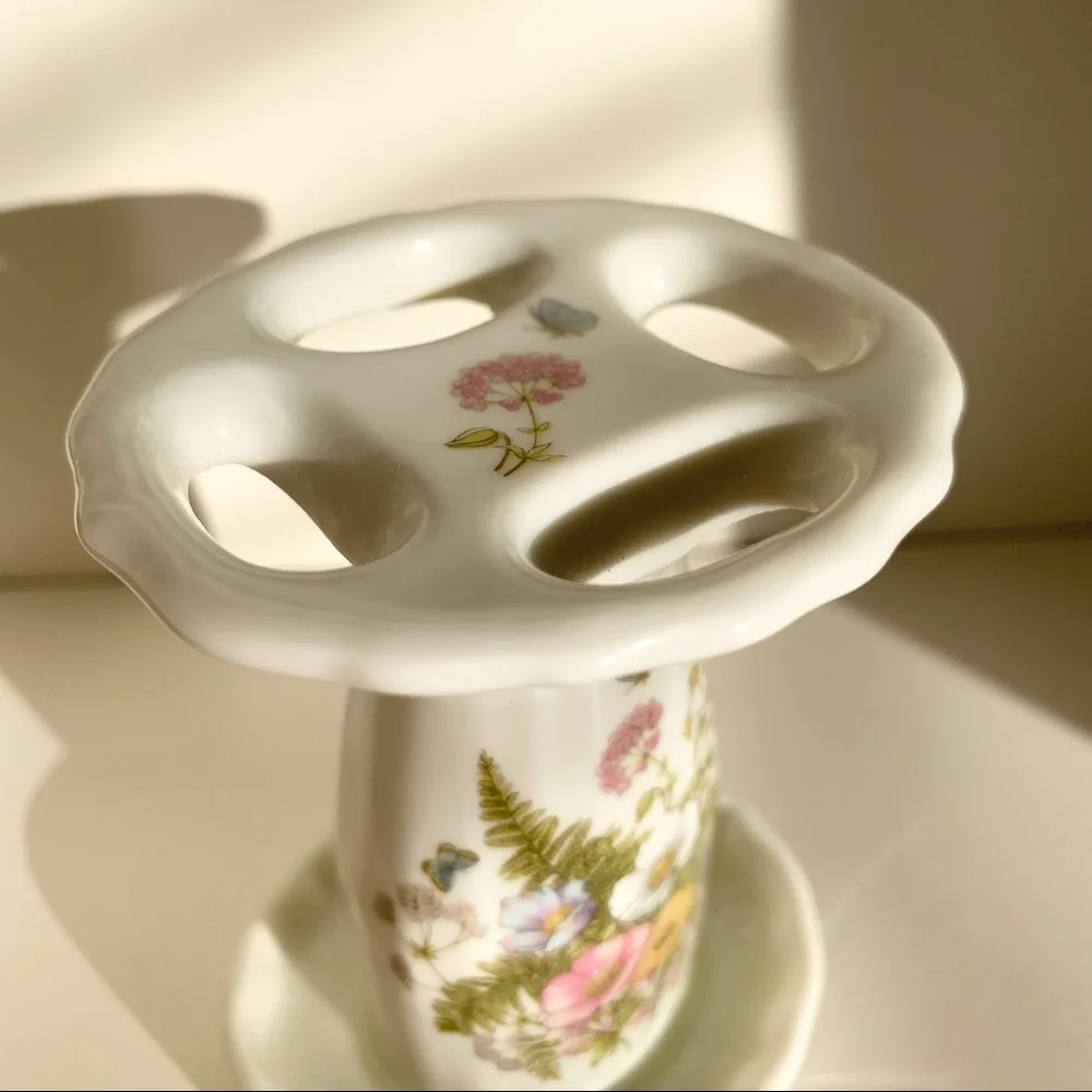 Vintage 80’s toothbrush holder